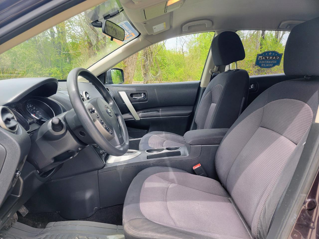 Nissan Rogue S AWD 2011