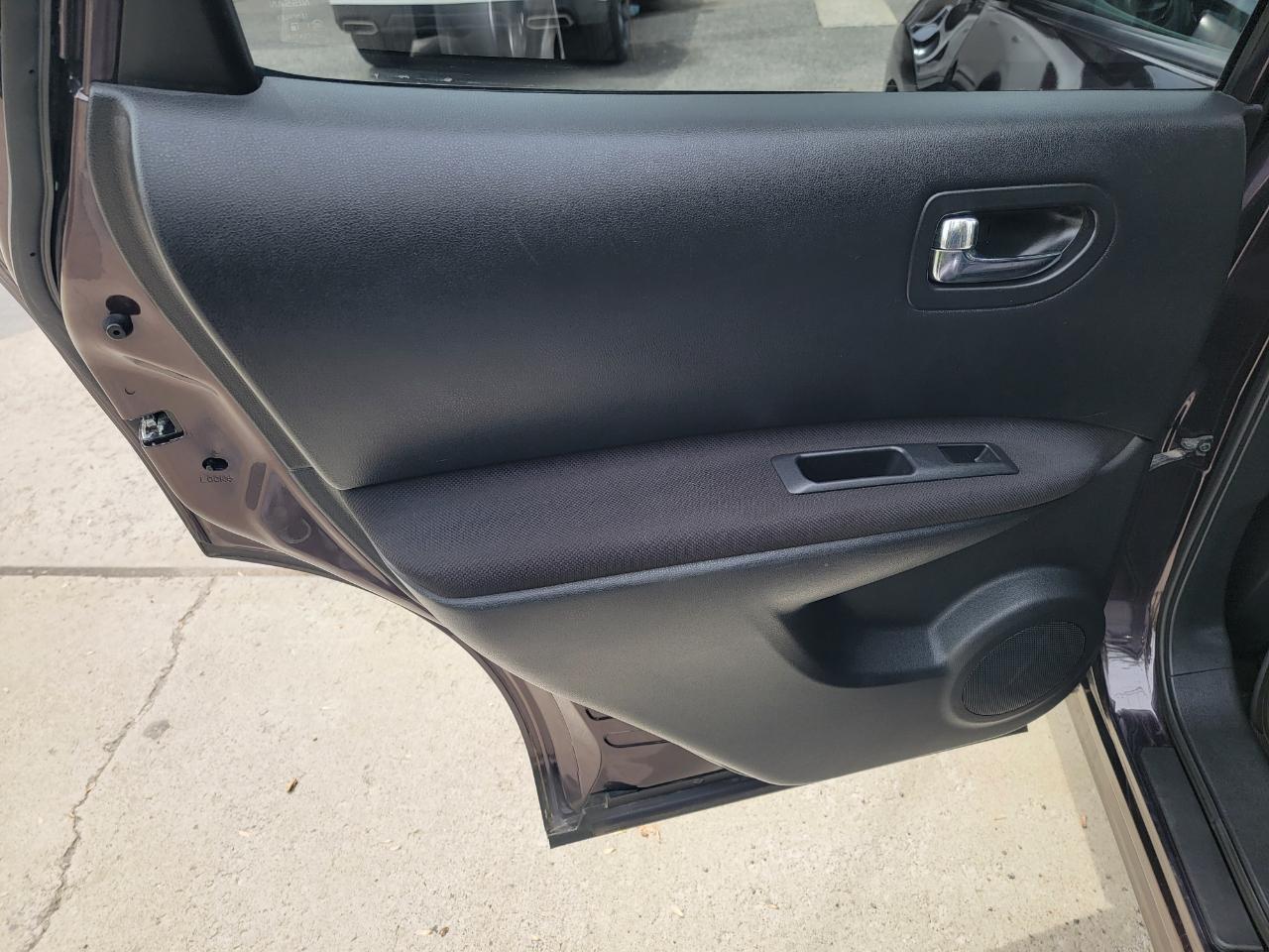 Nissan Rogue S AWD 2011