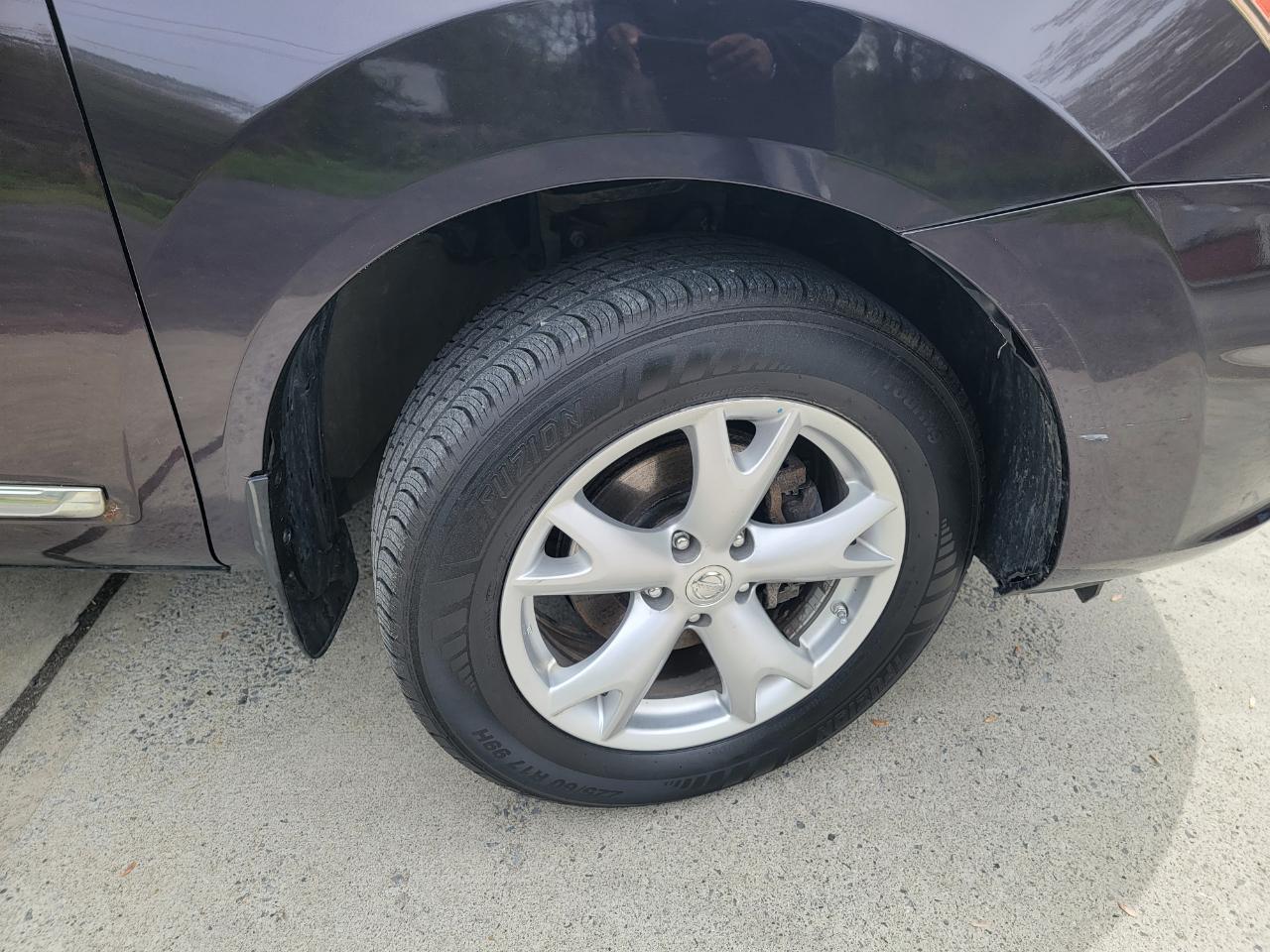 Nissan Rogue S AWD 2011