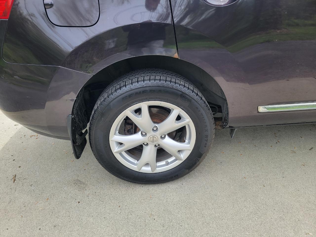 Nissan Rogue S AWD 2011