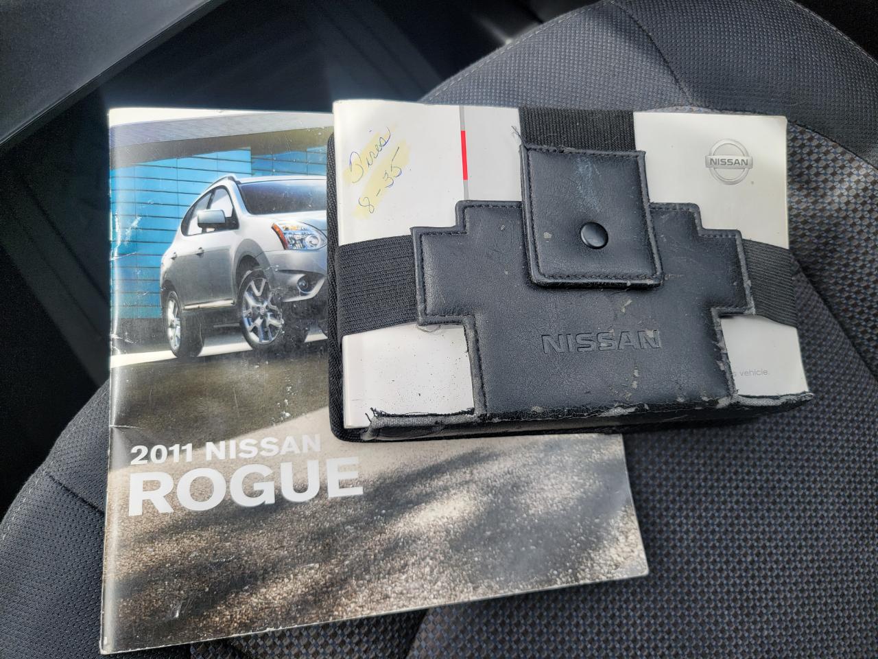 Nissan Rogue S AWD 2011
