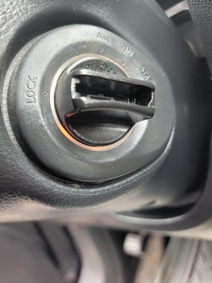 Nissan Rogue S AWD 2011