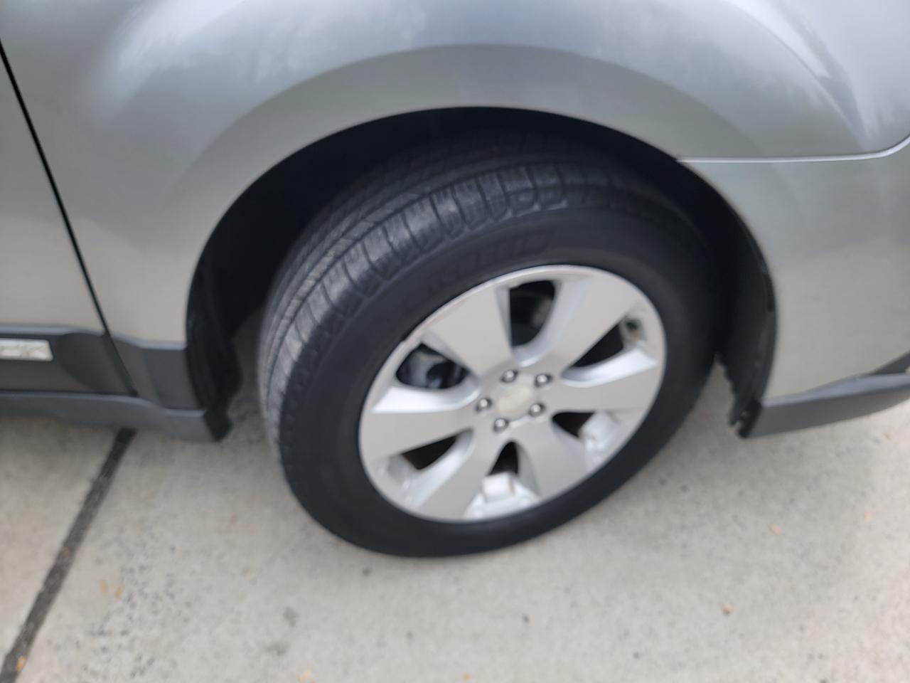 Subaru Outback 2.5i Premium 2010