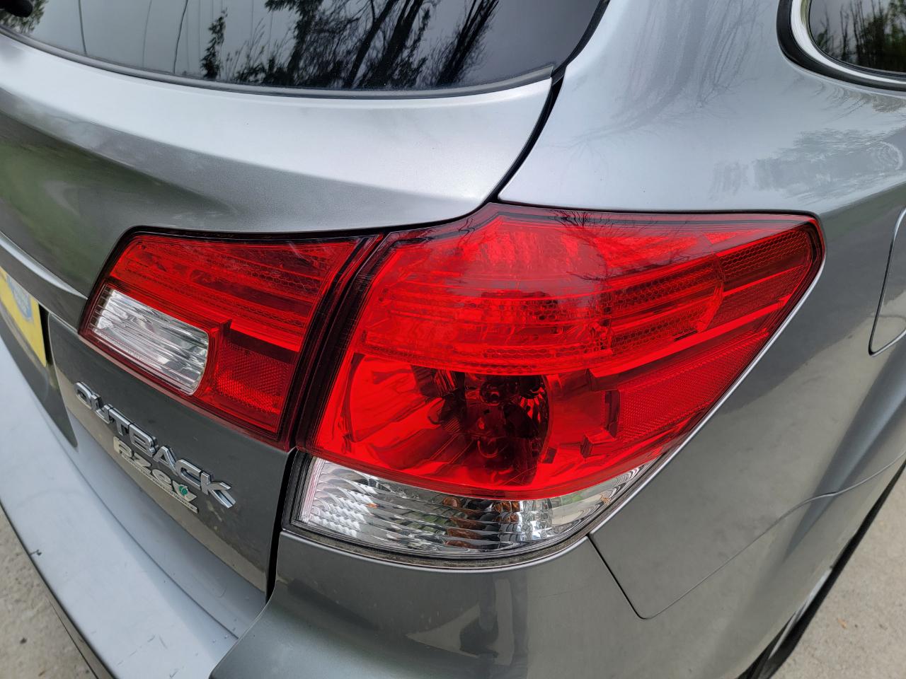 Subaru Outback 2.5i Premium 2010