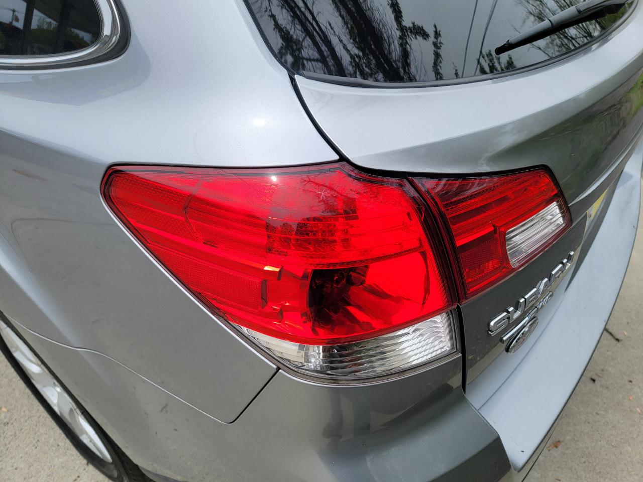 Subaru Outback 2.5i Premium 2010