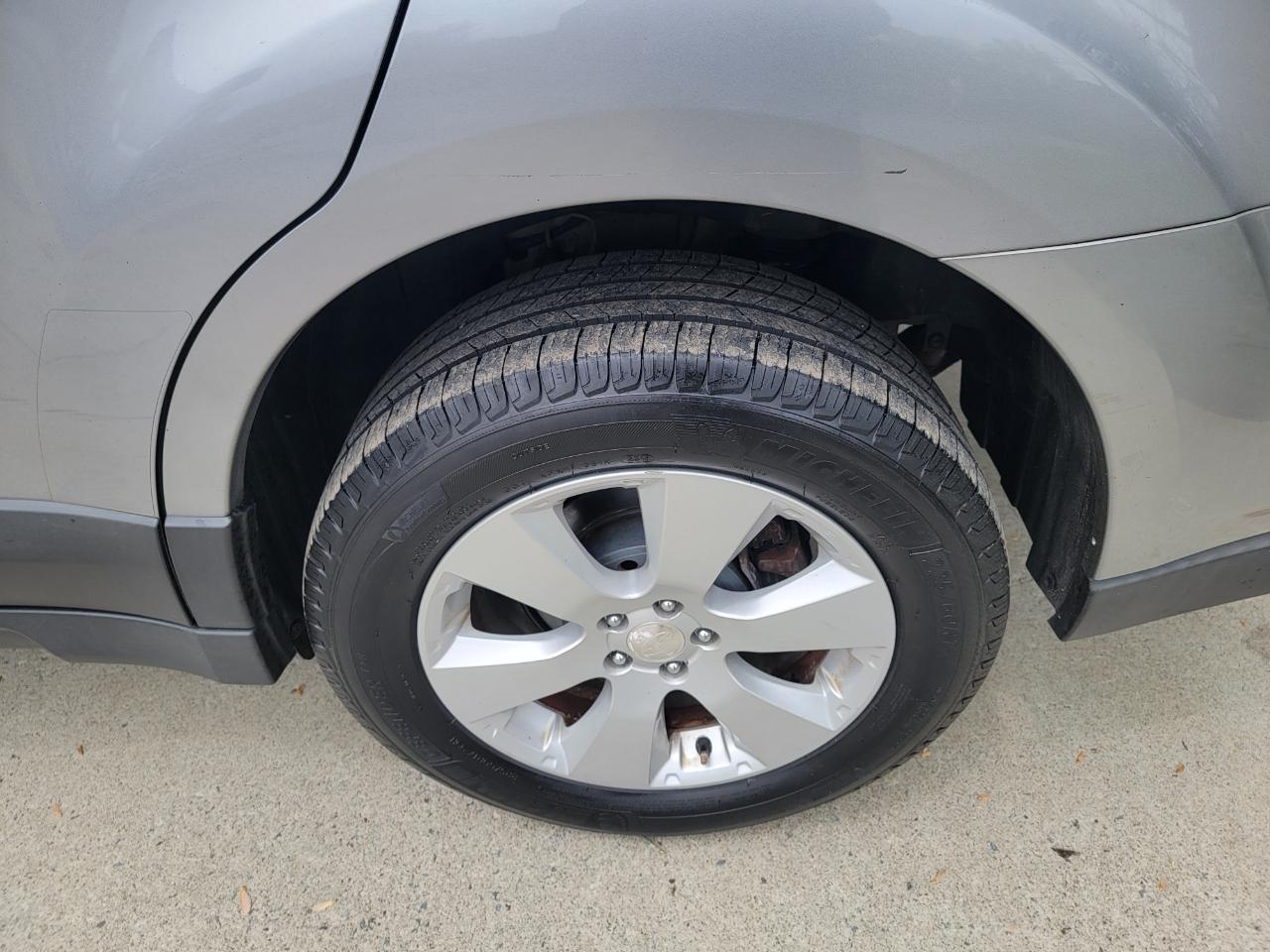 Subaru Outback 2.5i Premium 2010