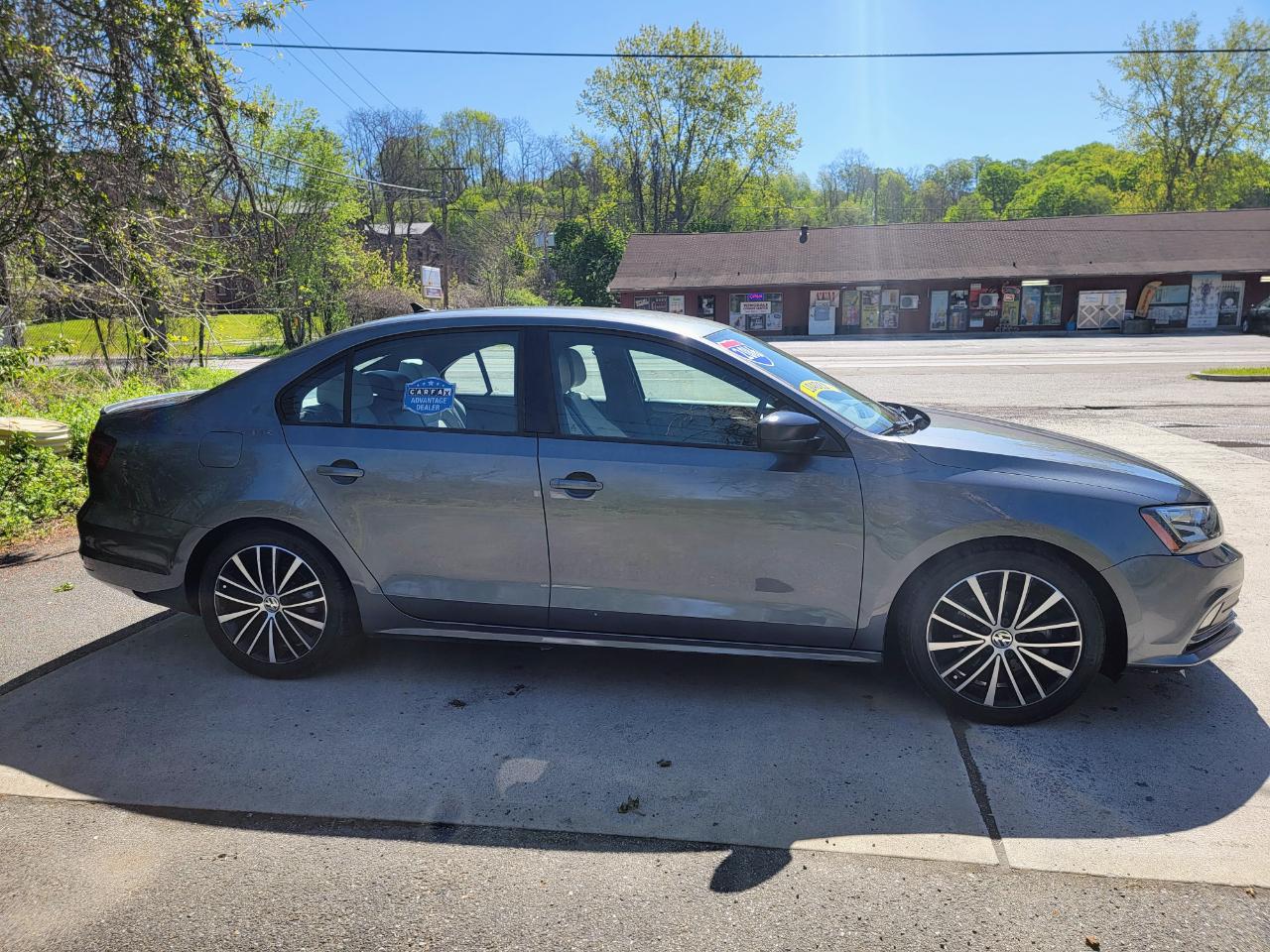 Volkswagen Jetta SE 6A 2016
