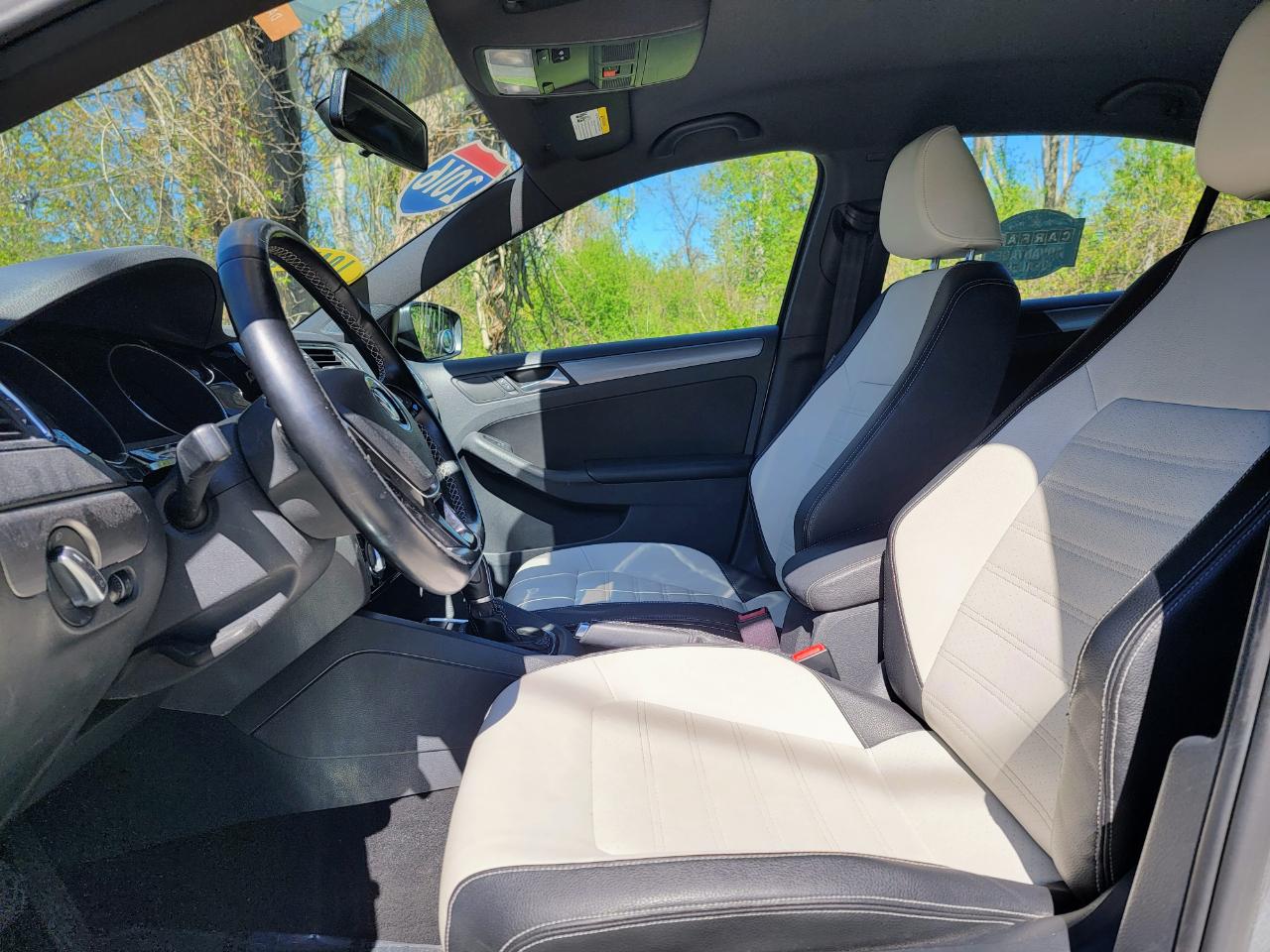 Volkswagen Jetta SE 6A 2016