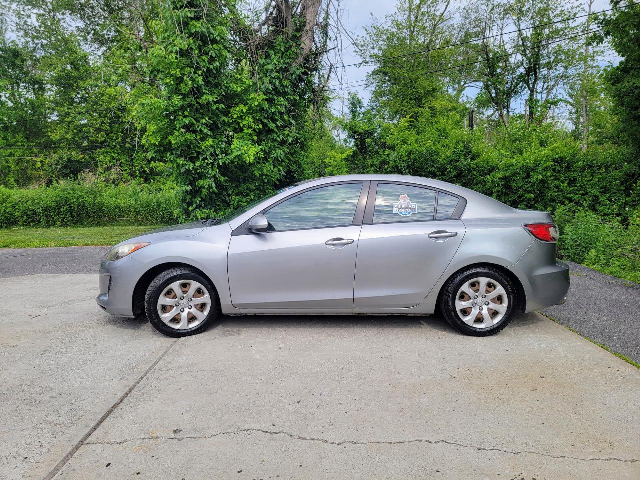 Mazda MAZDA3 i Sport 4-Door 2012