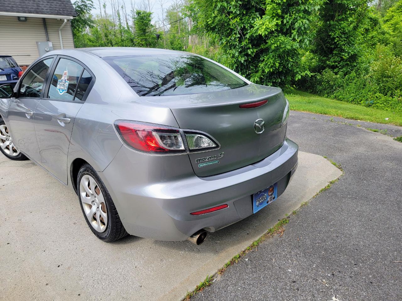 Mazda MAZDA3 i Sport 4-Door 2012
