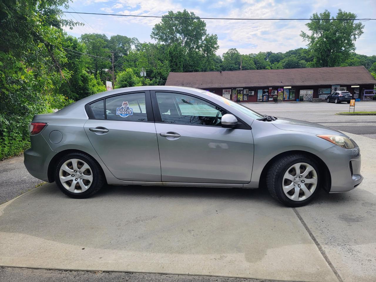 Mazda MAZDA3 i Sport 4-Door 2012