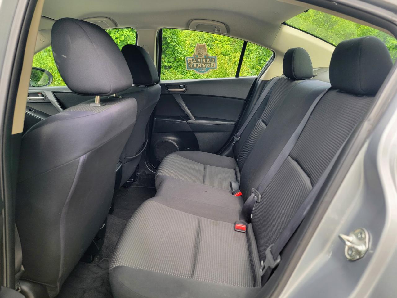 Mazda MAZDA3 i Sport 4-Door 2012
