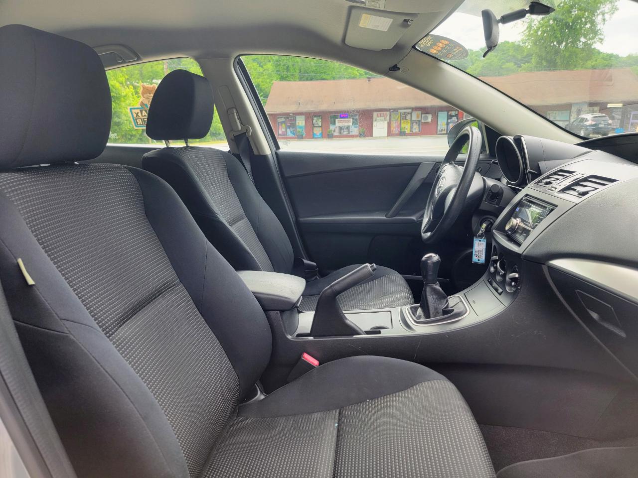 Mazda MAZDA3 i Sport 4-Door 2012