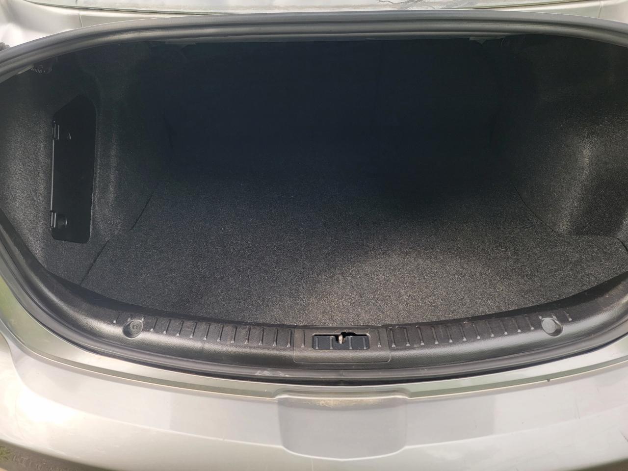 Mazda MAZDA3 i Sport 4-Door 2012