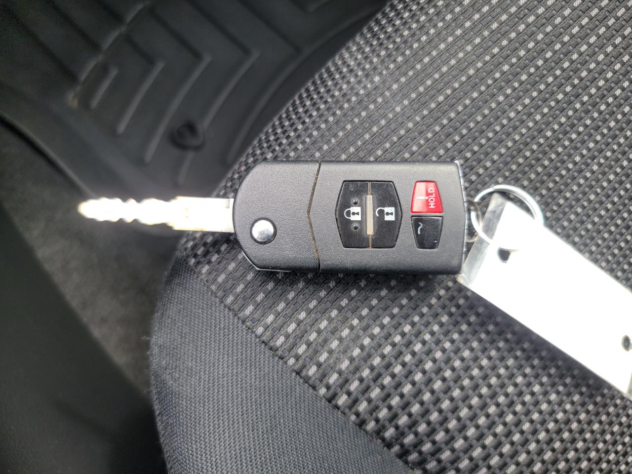 Mazda MAZDA3 i Sport 4-Door 2012