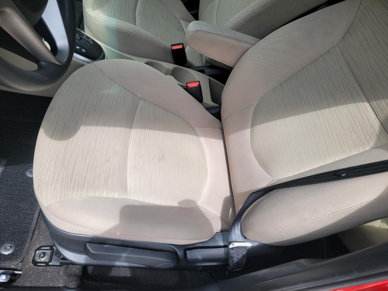 Hyundai Accent SE 4-Door 6A 2017