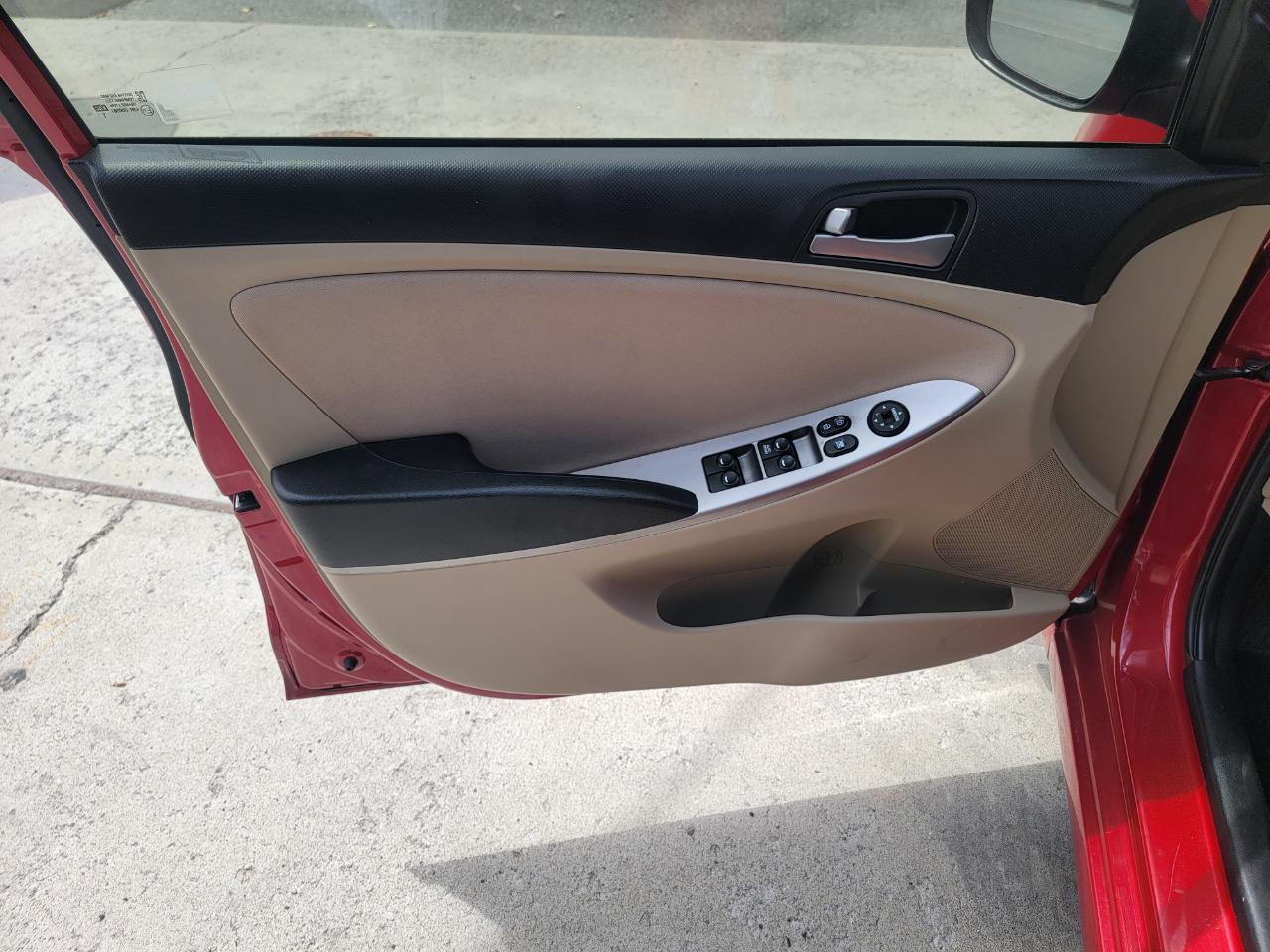 Hyundai Accent SE 4-Door 6A 2017