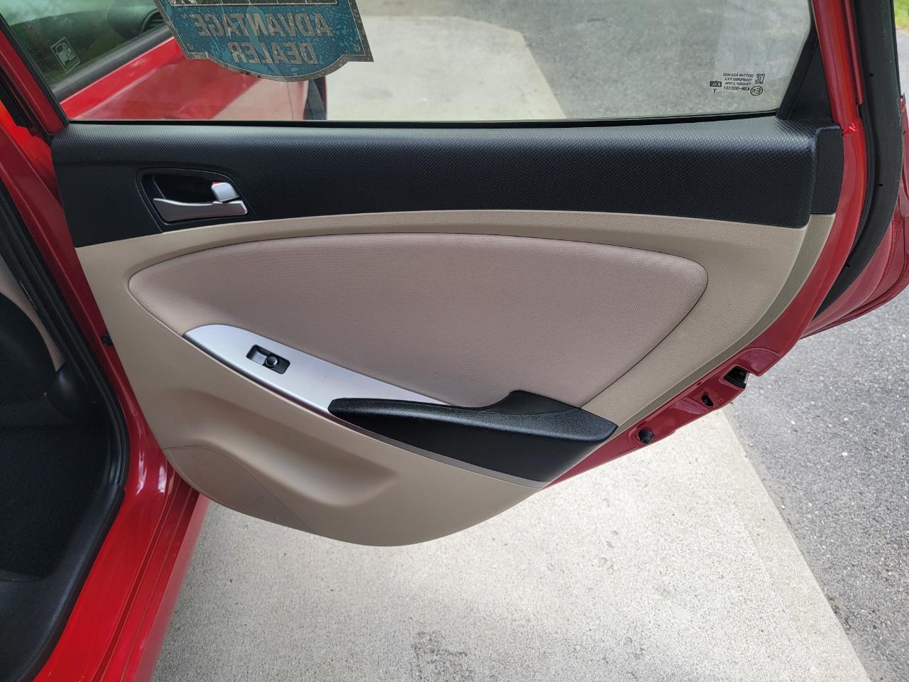 Hyundai Accent SE 4-Door 6A 2017