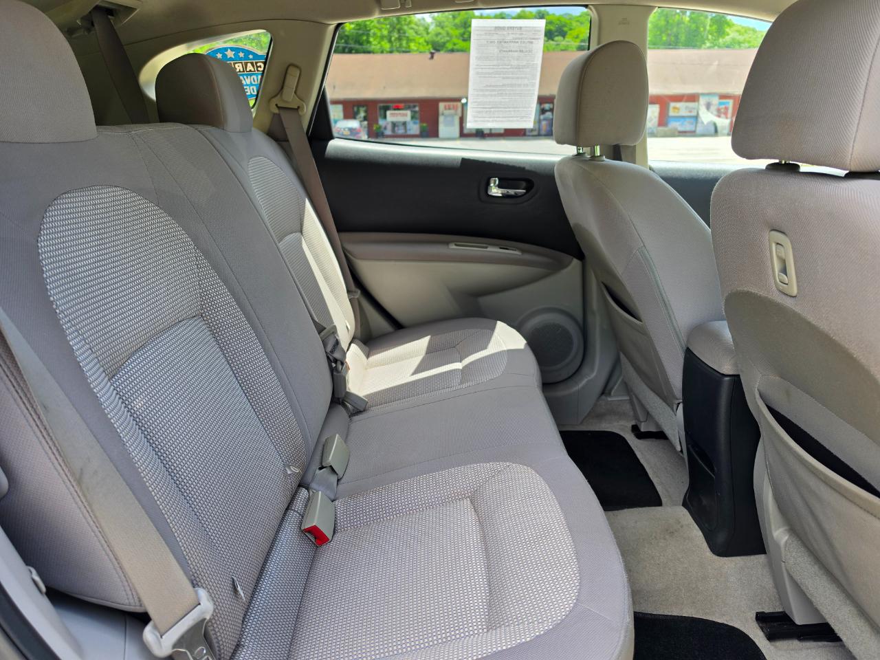 Nissan Rogue S AWD 2011