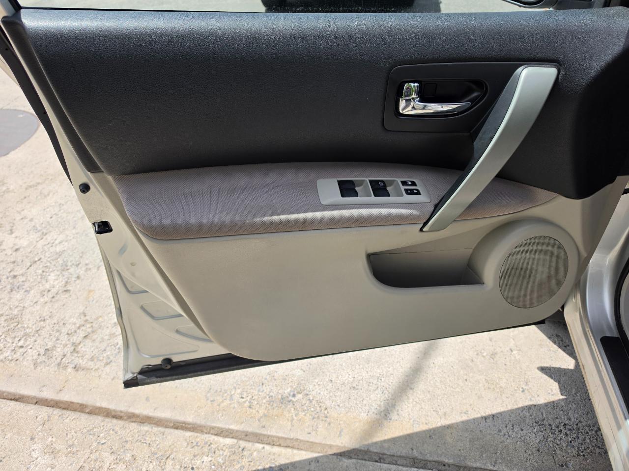 Nissan Rogue S AWD 2011