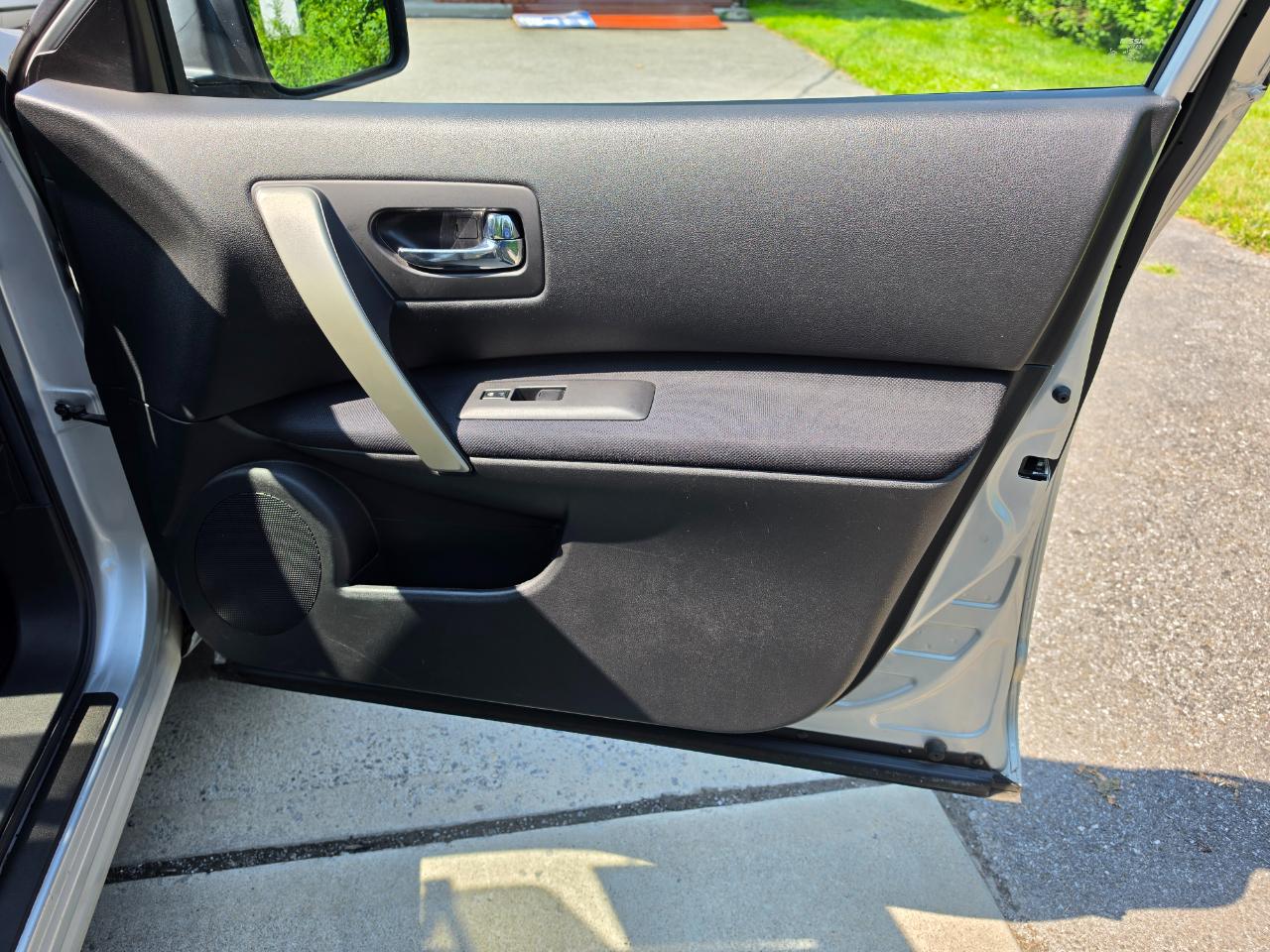 Nissan Rogue S AWD 2010