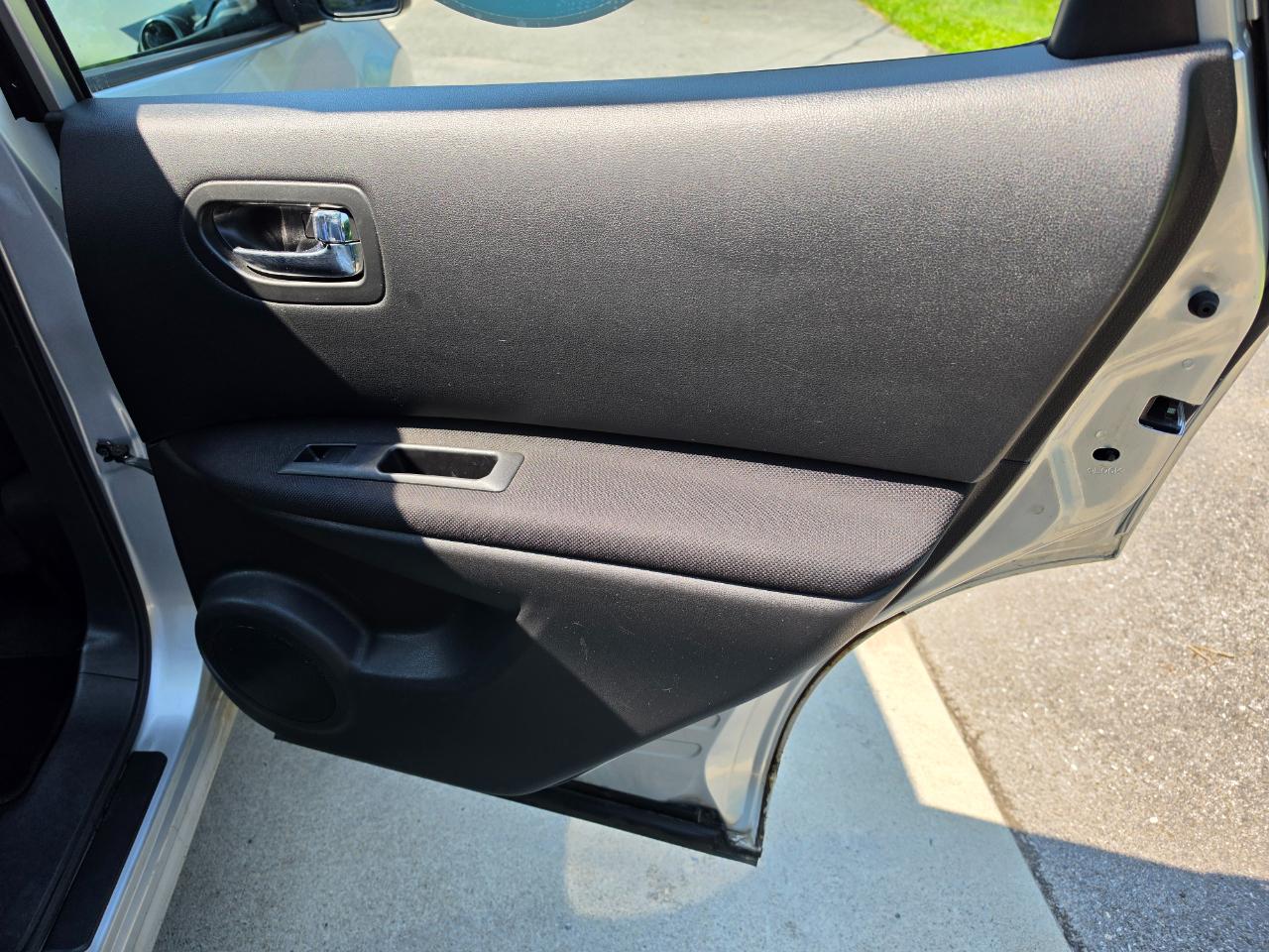 Nissan Rogue S AWD 2010