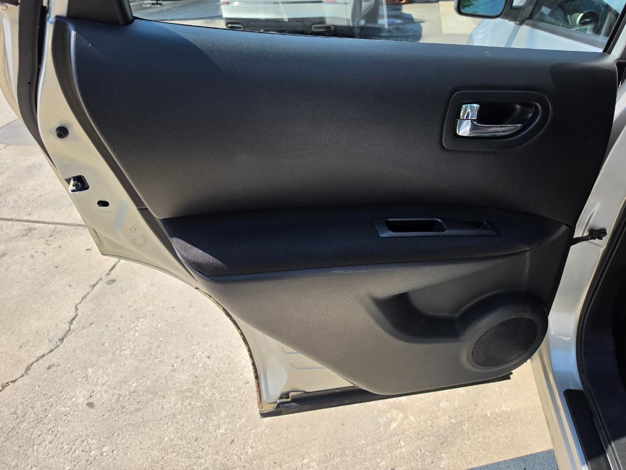 Nissan Rogue S AWD 2010