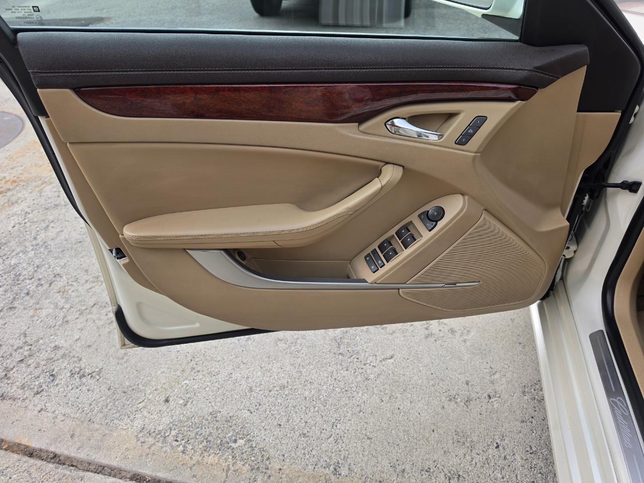 Cadillac CTS 3.6L Premium AWD w/Navi 2011