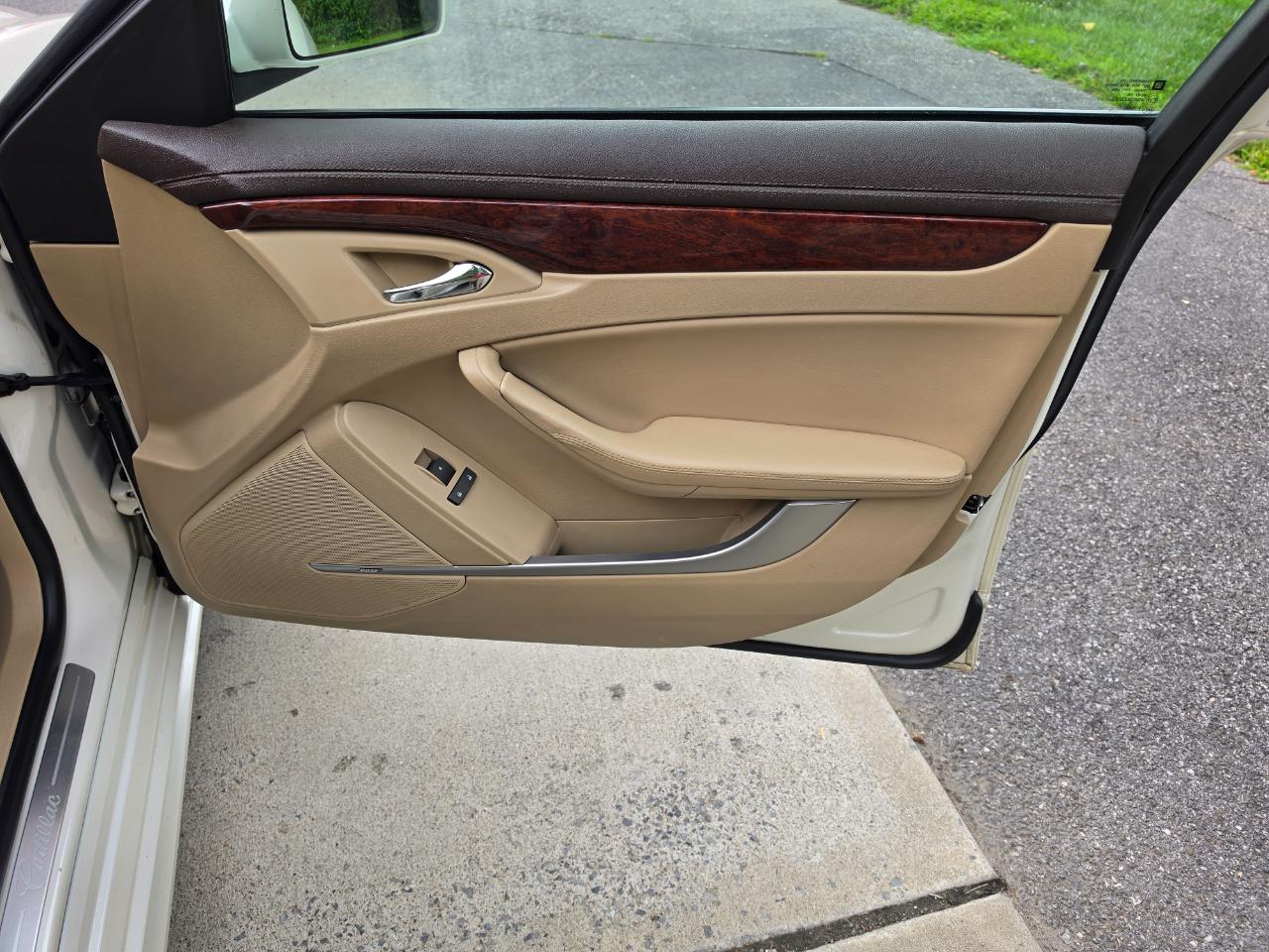 Cadillac CTS 3.6L Premium AWD w/Navi 2011