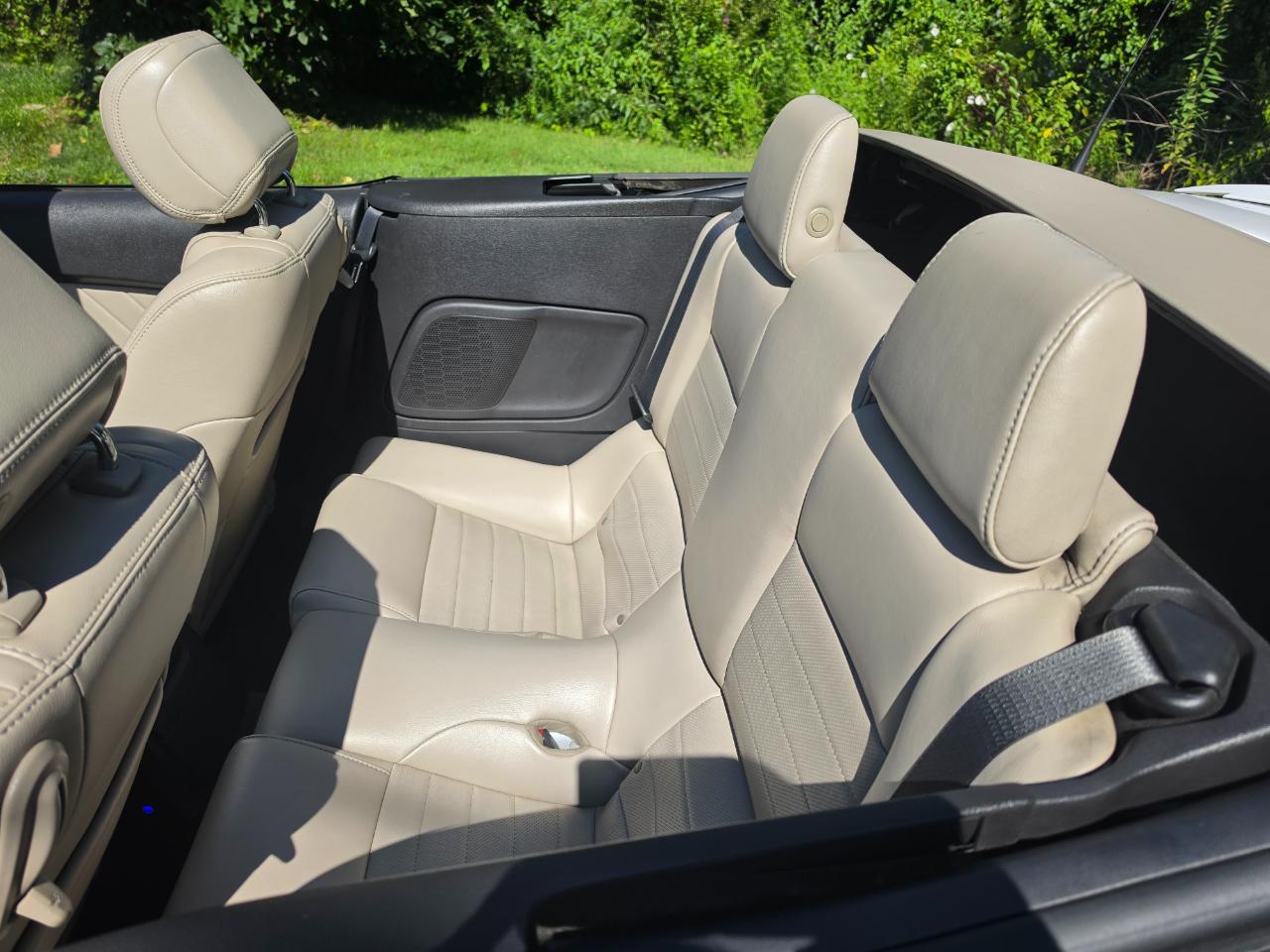 Ford Mustang V6 Convertible 2014
