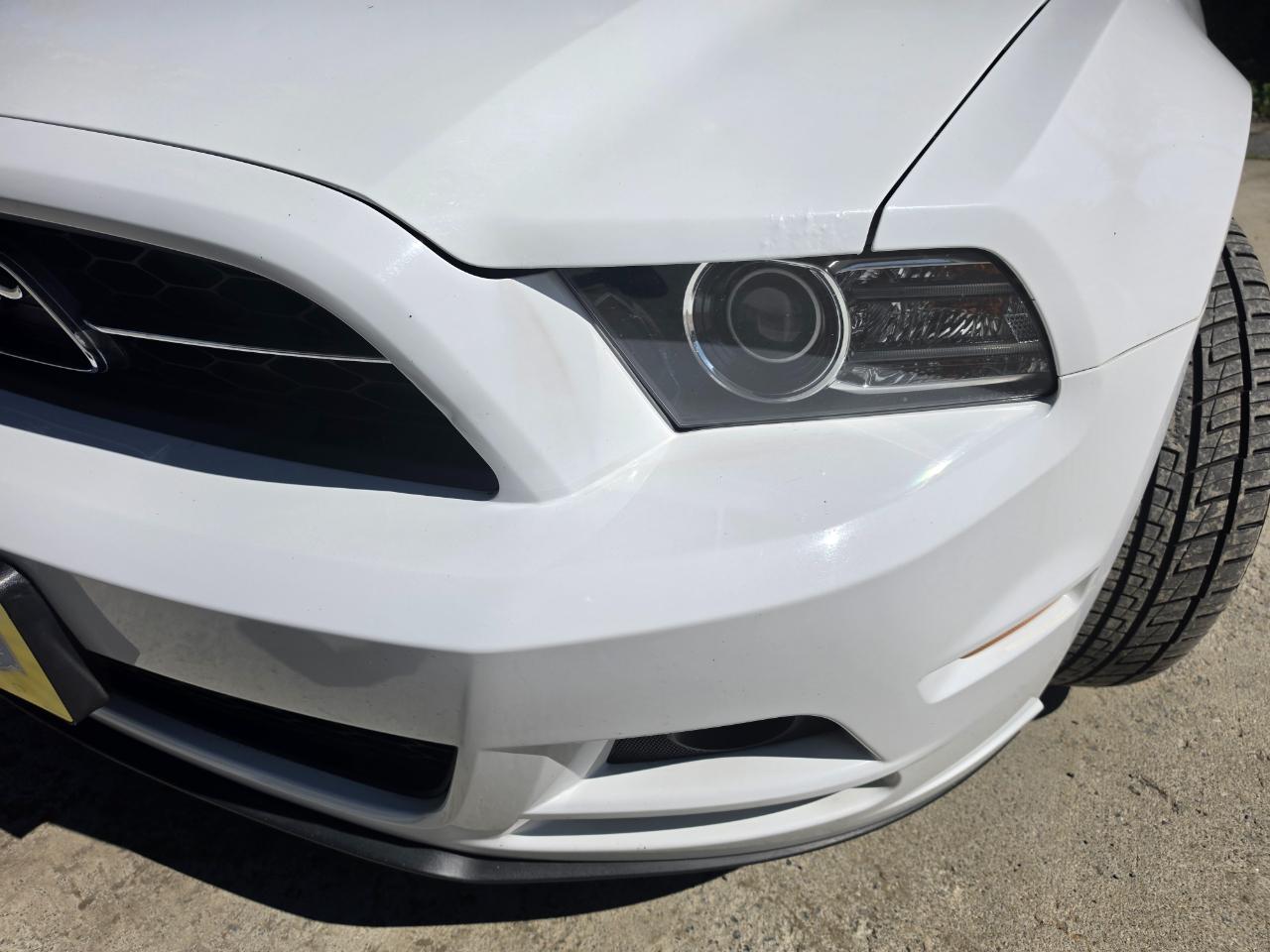Ford Mustang V6 Convertible 2014