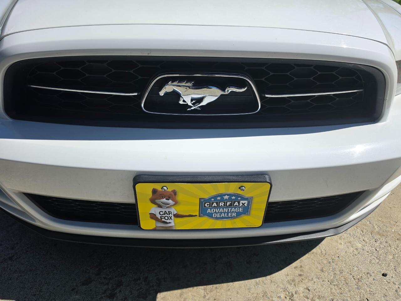 Ford Mustang V6 Convertible 2014