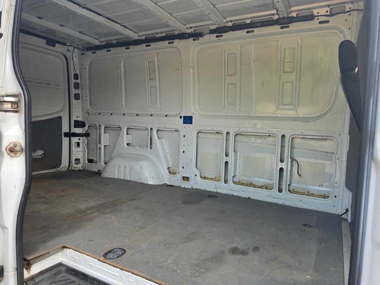 Mercedes-Benz Sprinter 2500 High Roof 144-in. WB 2012