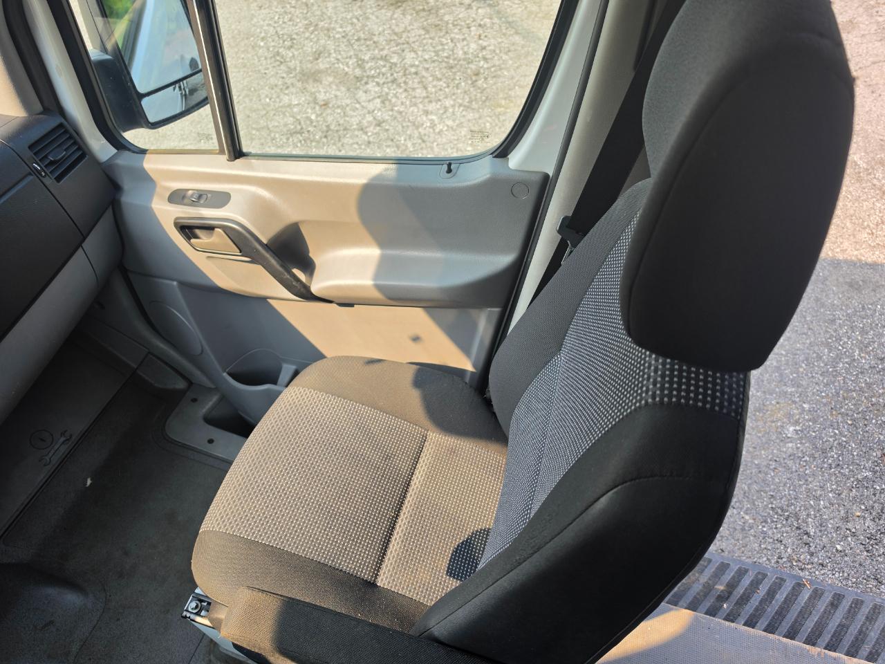 Mercedes-Benz Sprinter 2500 High Roof 144-in. WB 2012