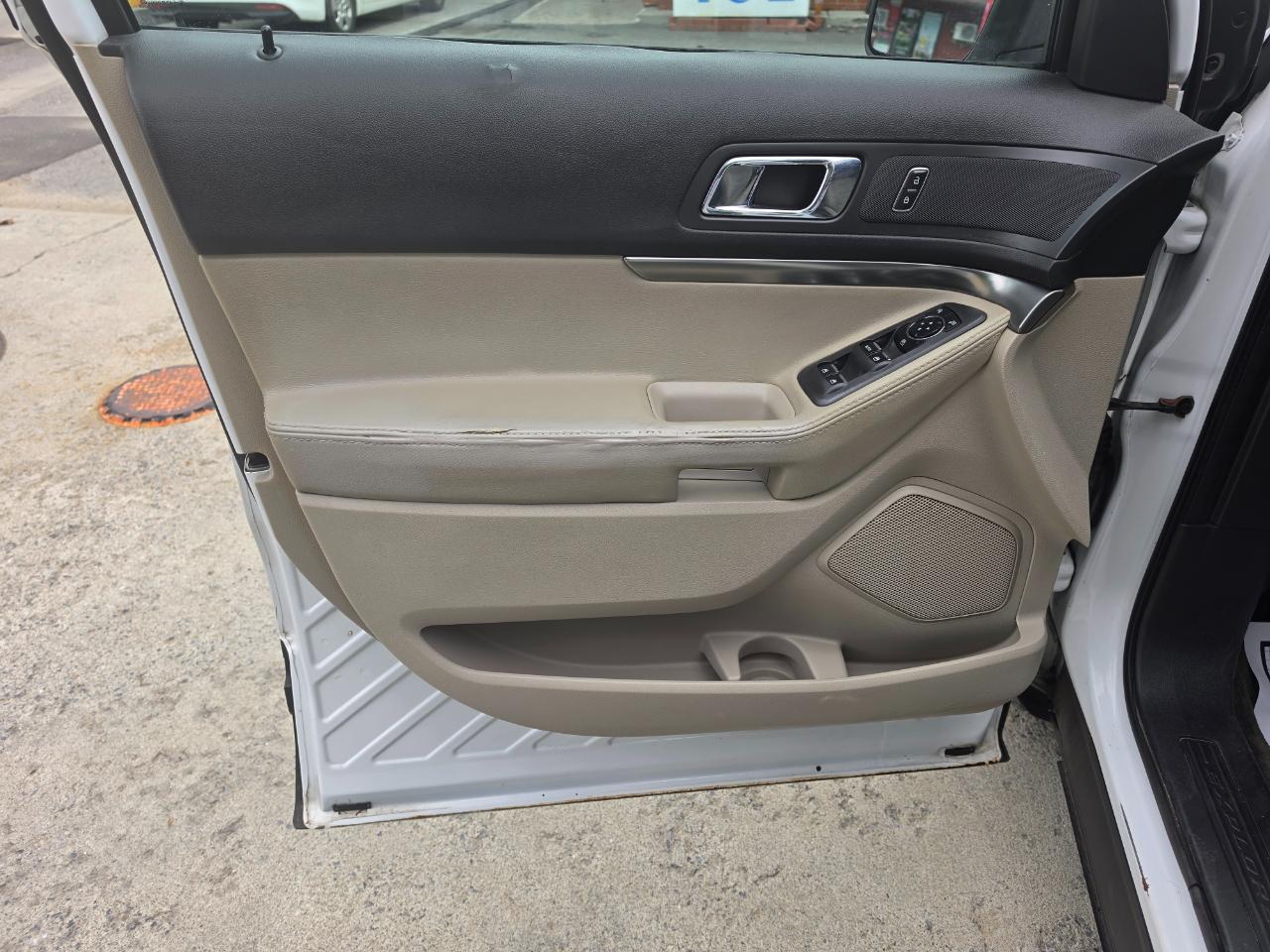 Ford Explorer Base 4WD 2015