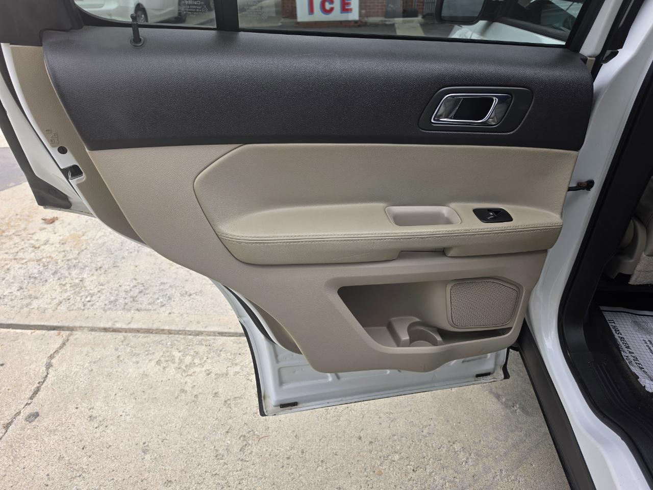 Ford Explorer Base 4WD 2015