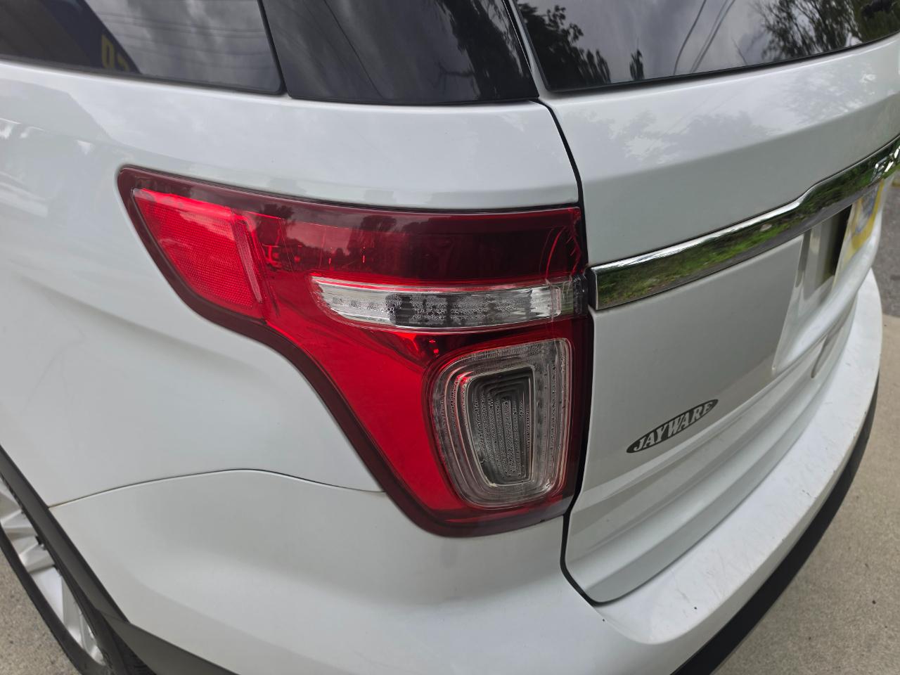 Ford Explorer Base 4WD 2015