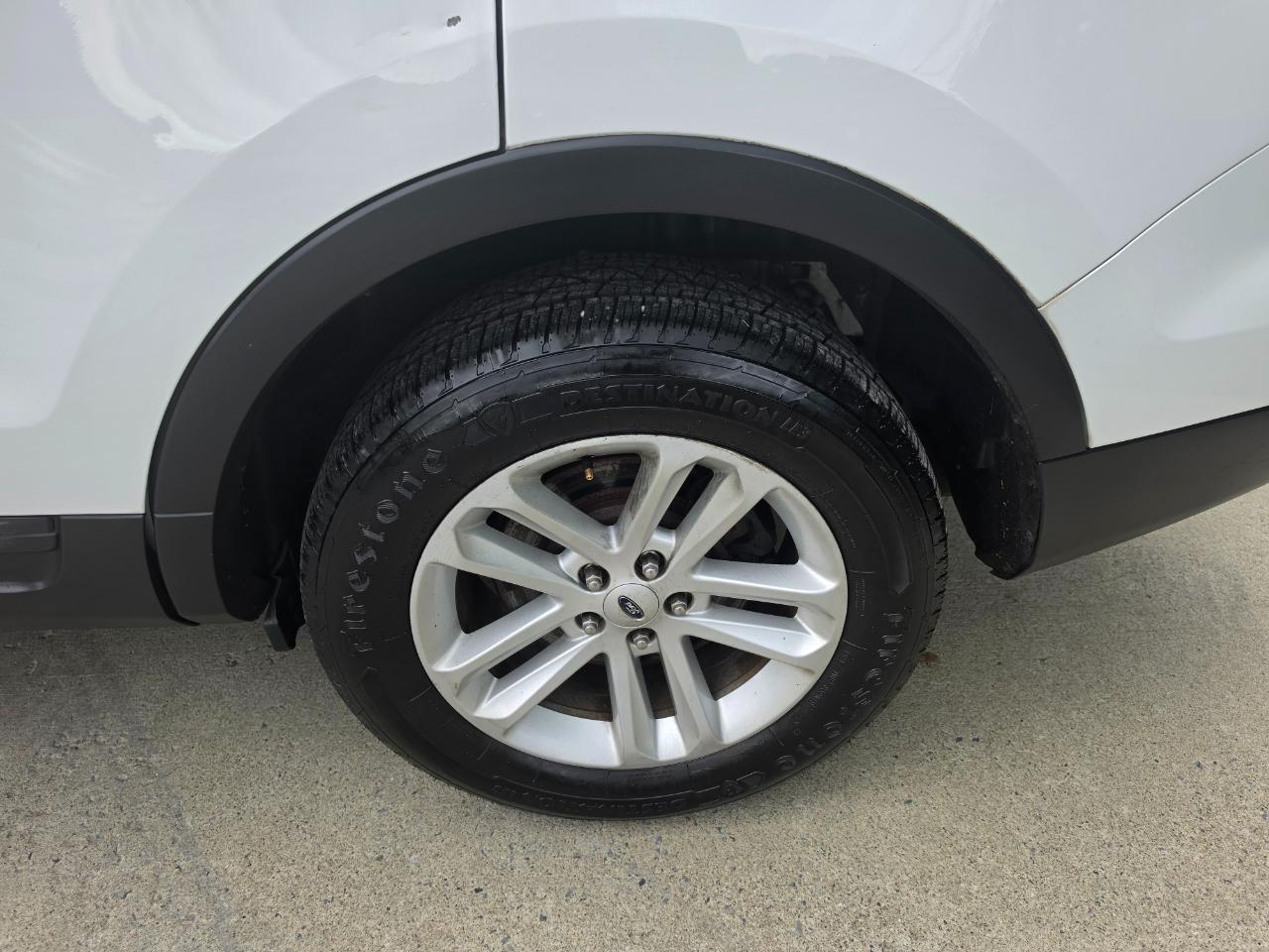 Ford Explorer Base 4WD 2015