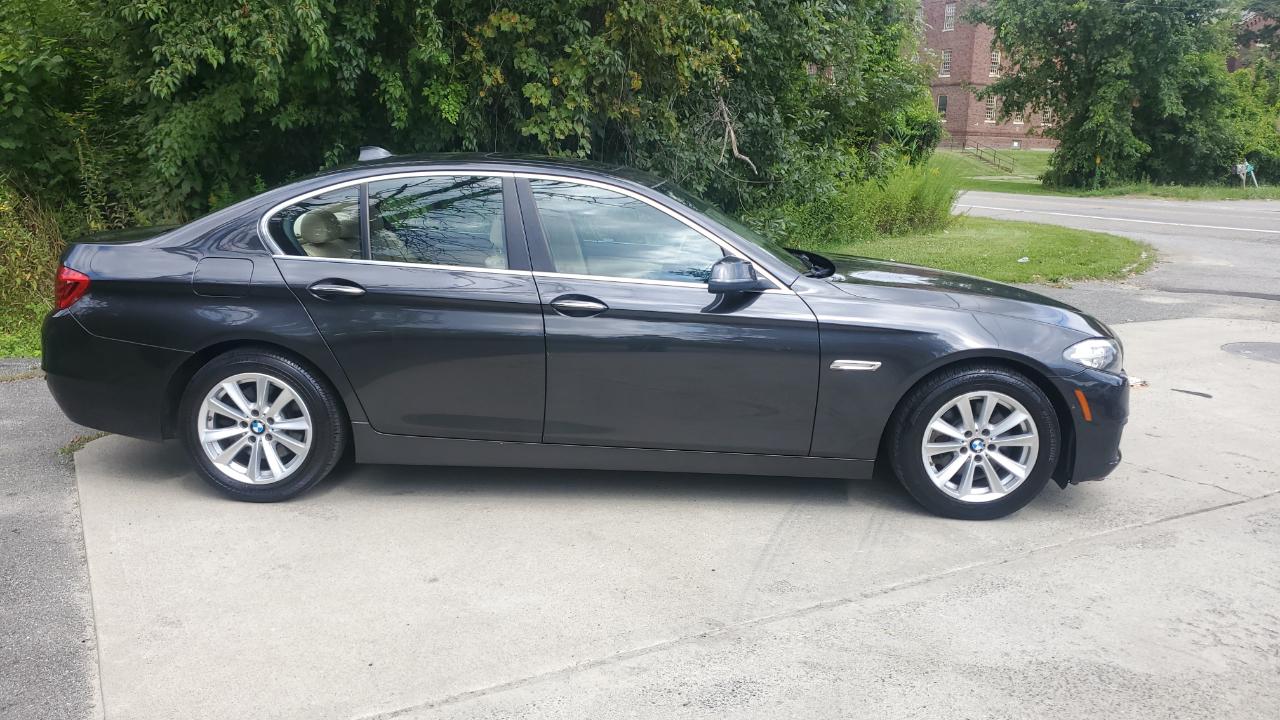 BMW 5-Series 528i xDrive 2015