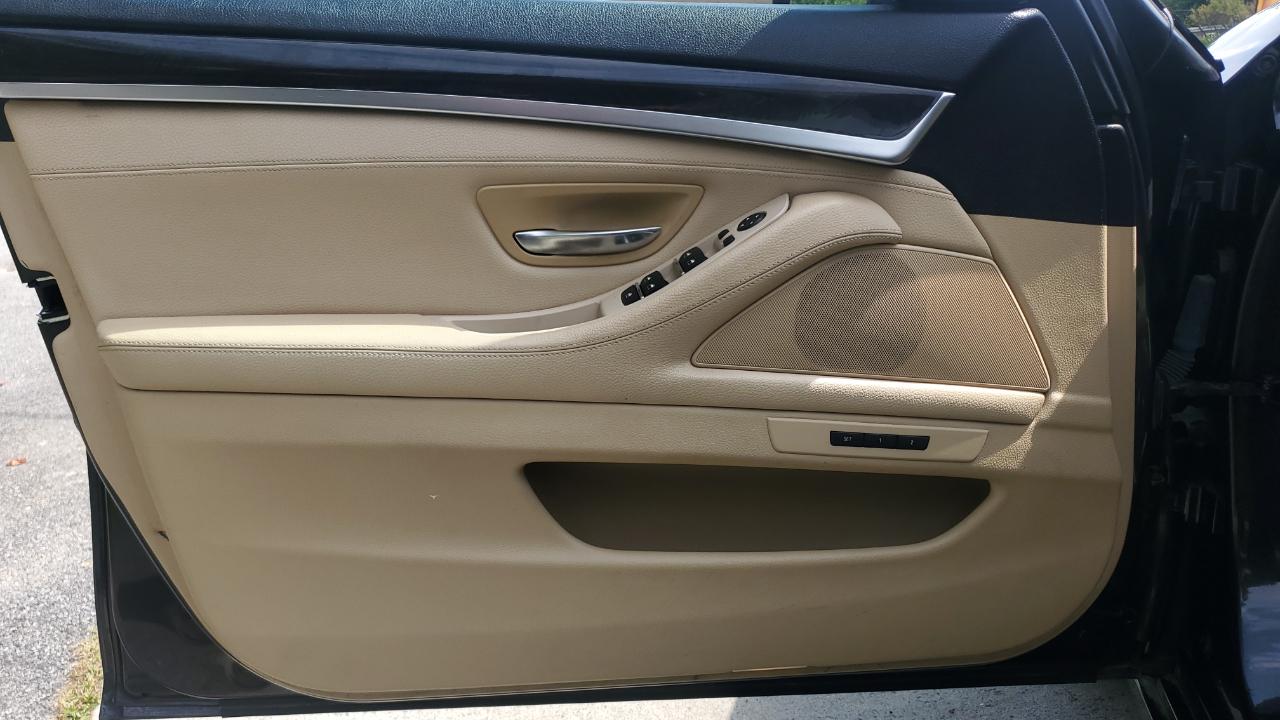 BMW 5-Series 528i xDrive 2015