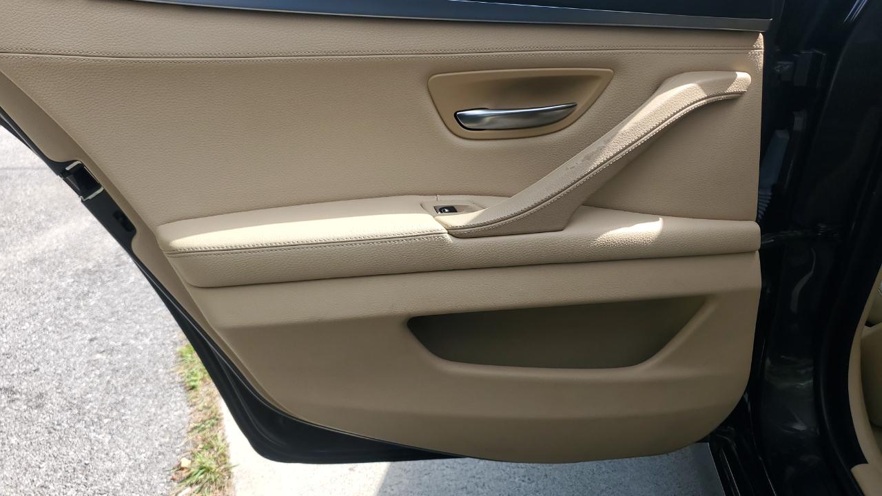 BMW 5-Series 528i xDrive 2015