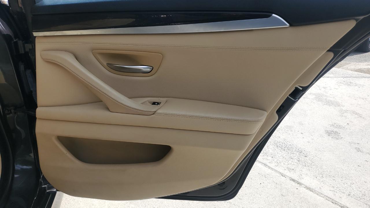 BMW 5-Series 528i xDrive 2015