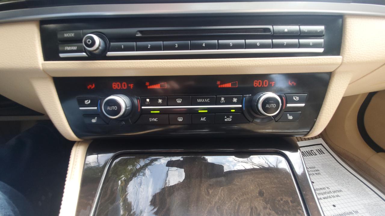 BMW 5-Series 528i xDrive 2015