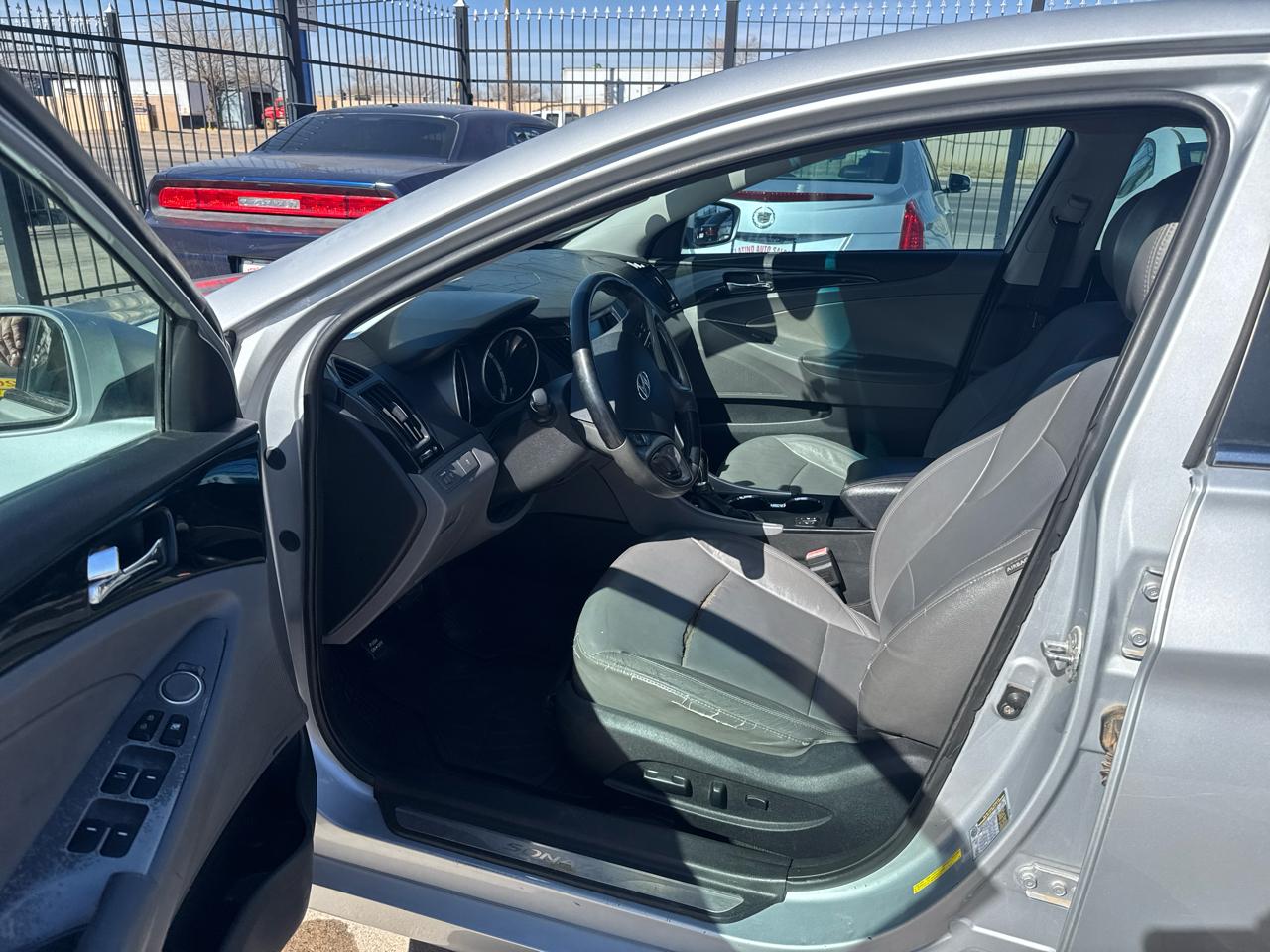 Hyundai Sonata Limited Auto 2011