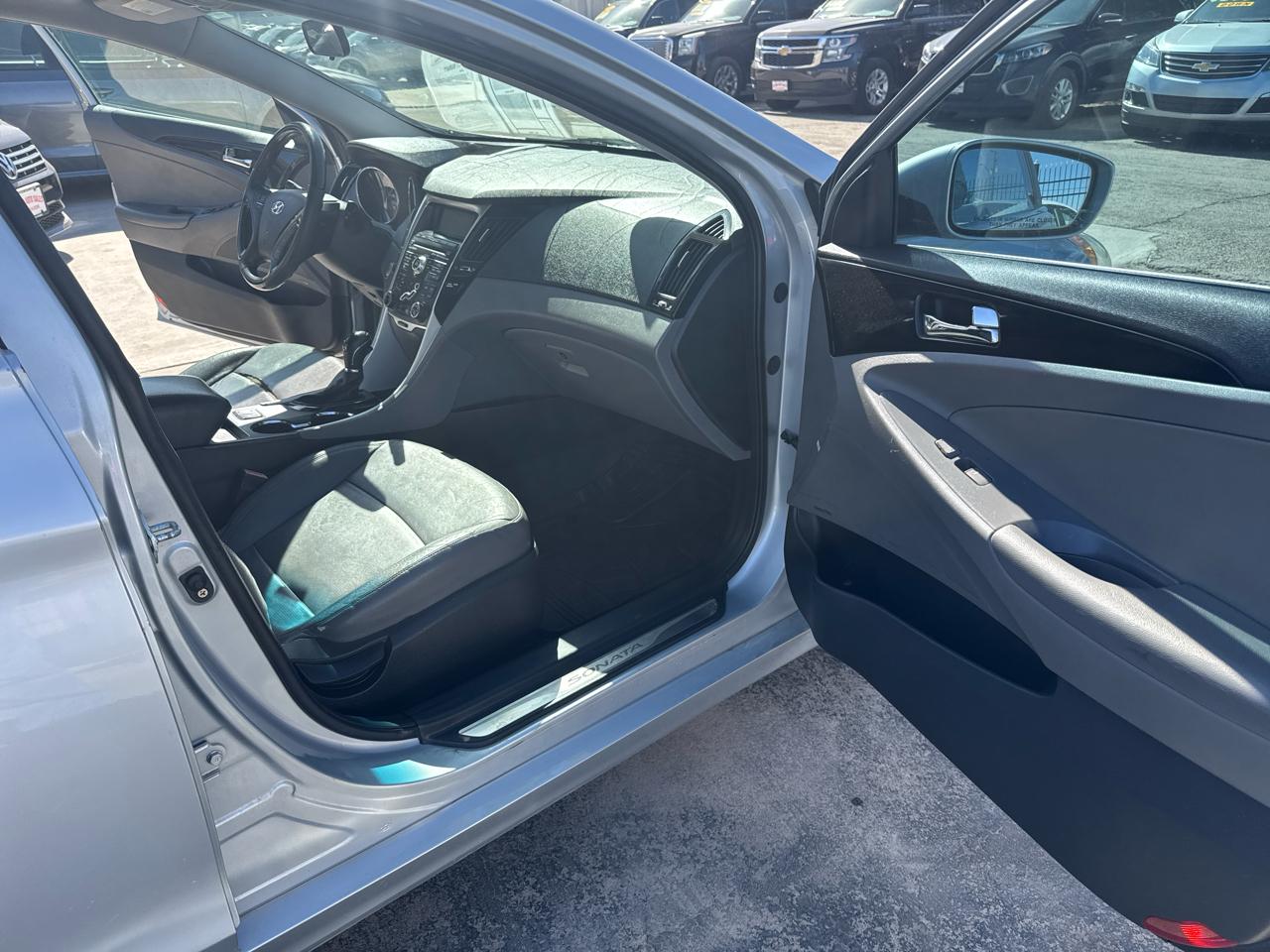 Hyundai Sonata Limited Auto 2011