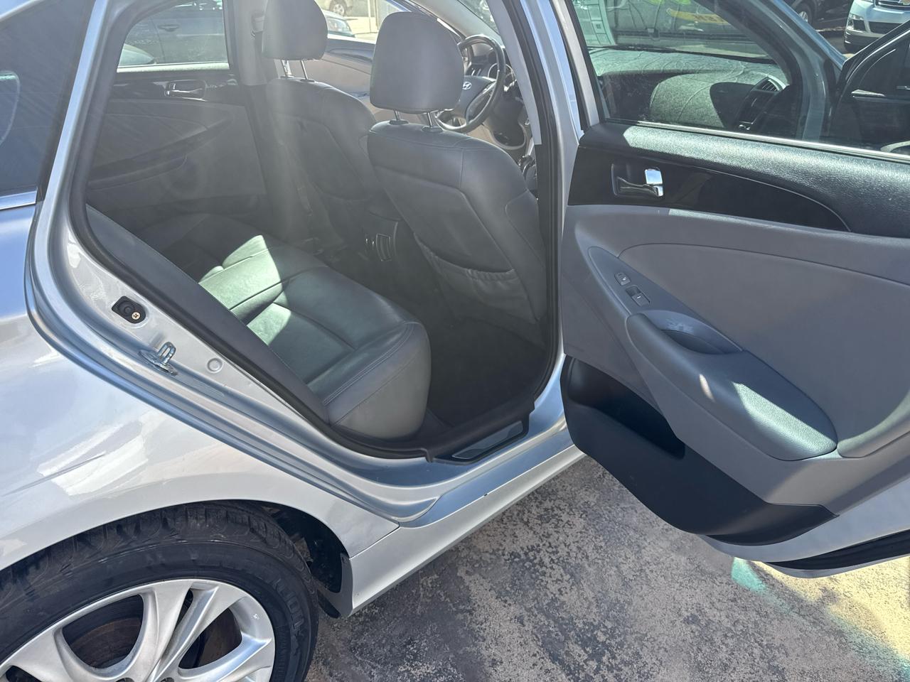 Hyundai Sonata Limited Auto 2011