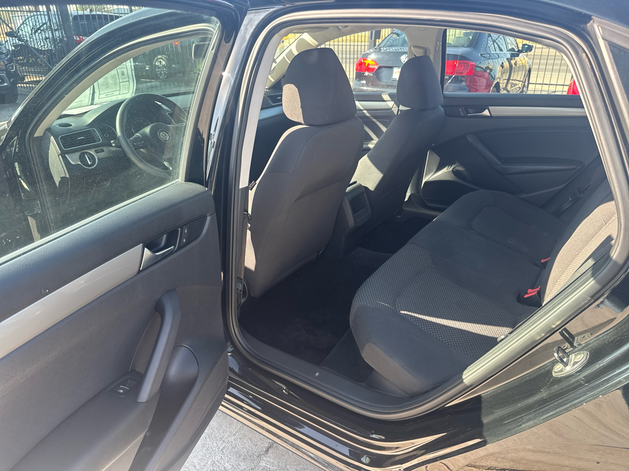 Volkswagen Passat 2.5L S 2013 Volkswagen Passat 2.5L S 2013