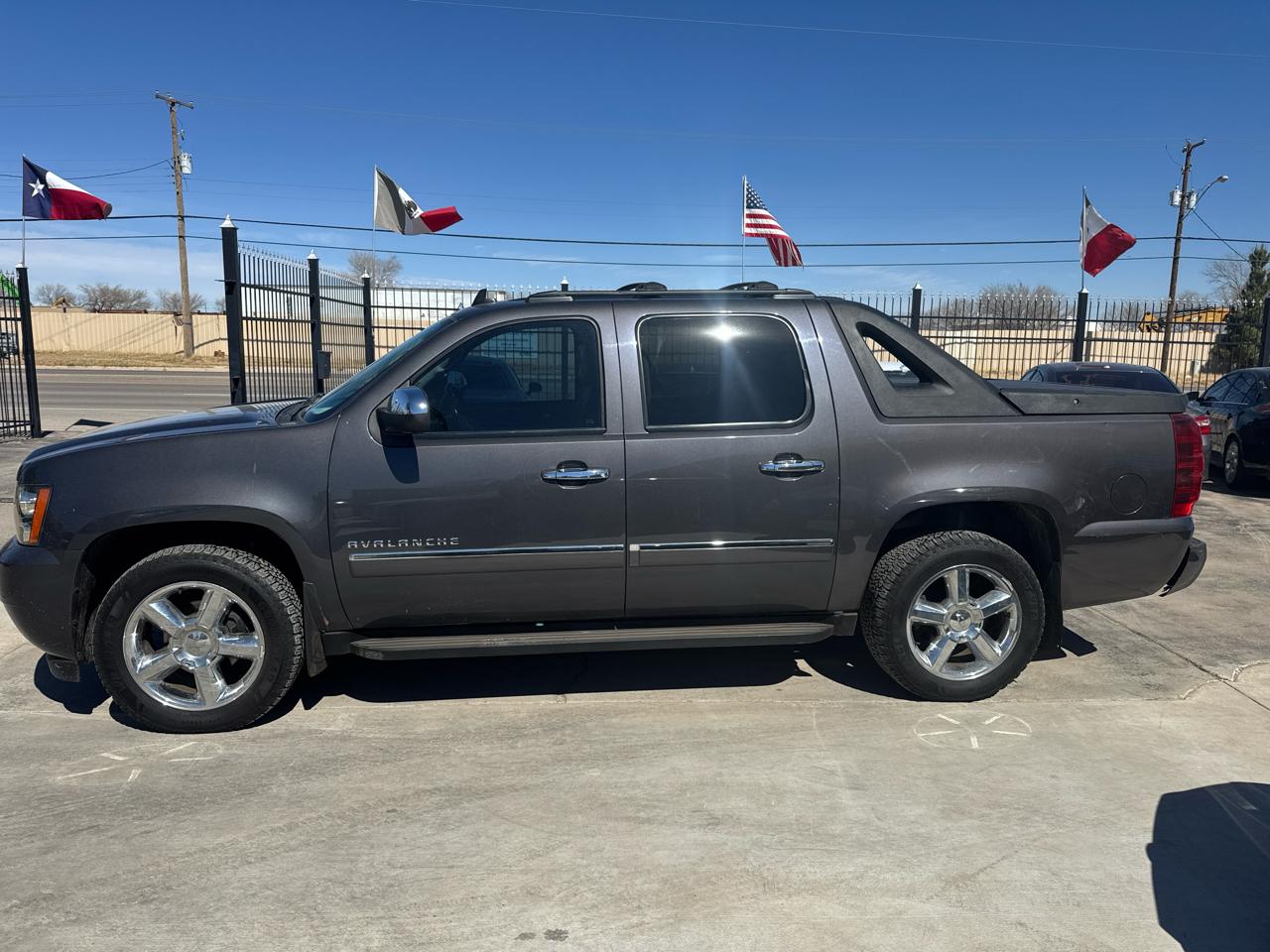 Chevrolet Avalanche LTZ 4WD 2011