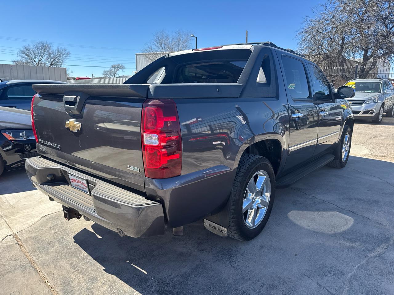 Chevrolet Avalanche LTZ 4WD 2011