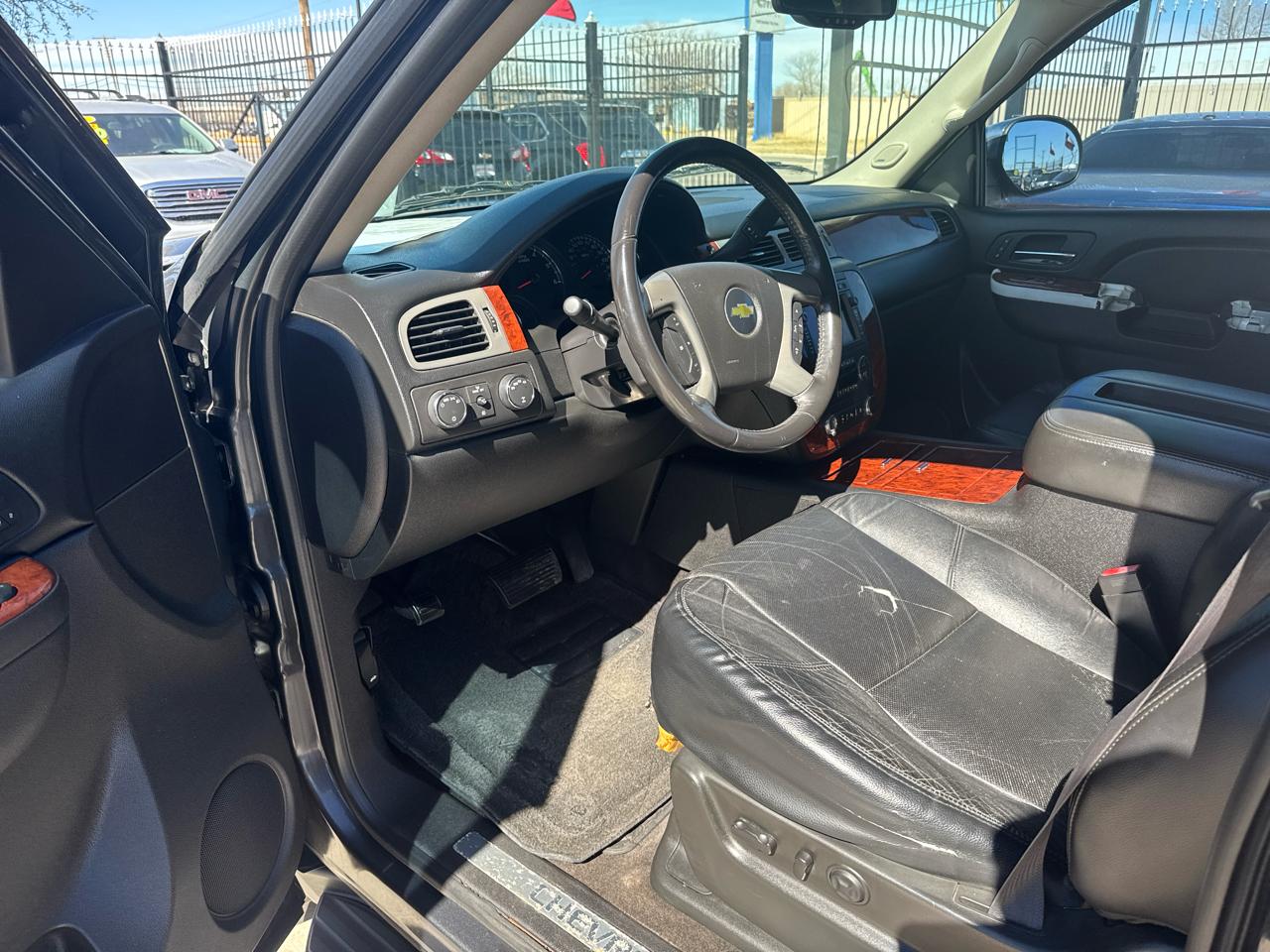 Chevrolet Avalanche LTZ 4WD 2011